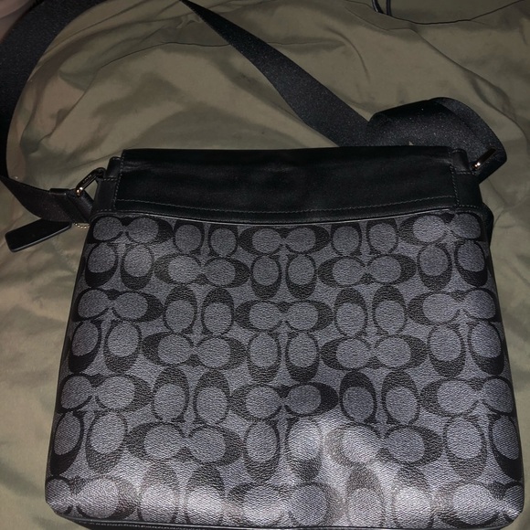 Coach - Picture 2 of 4